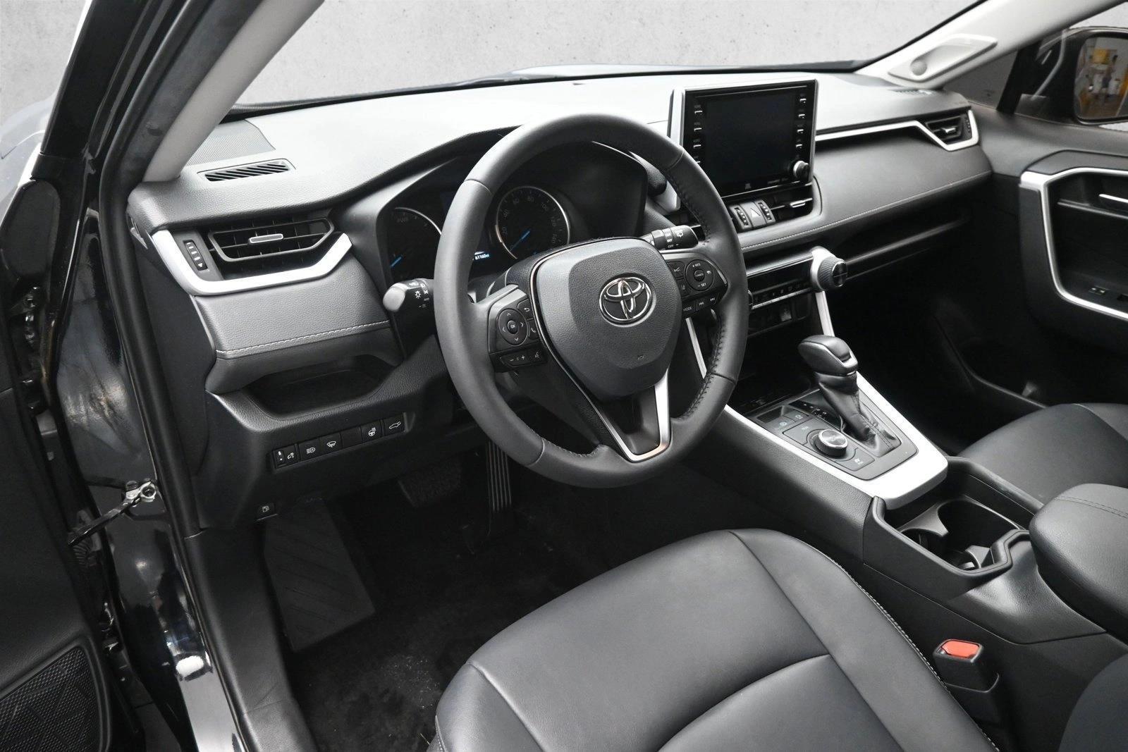 Thumbnail: 2021 Toyota RAV4 - 3
