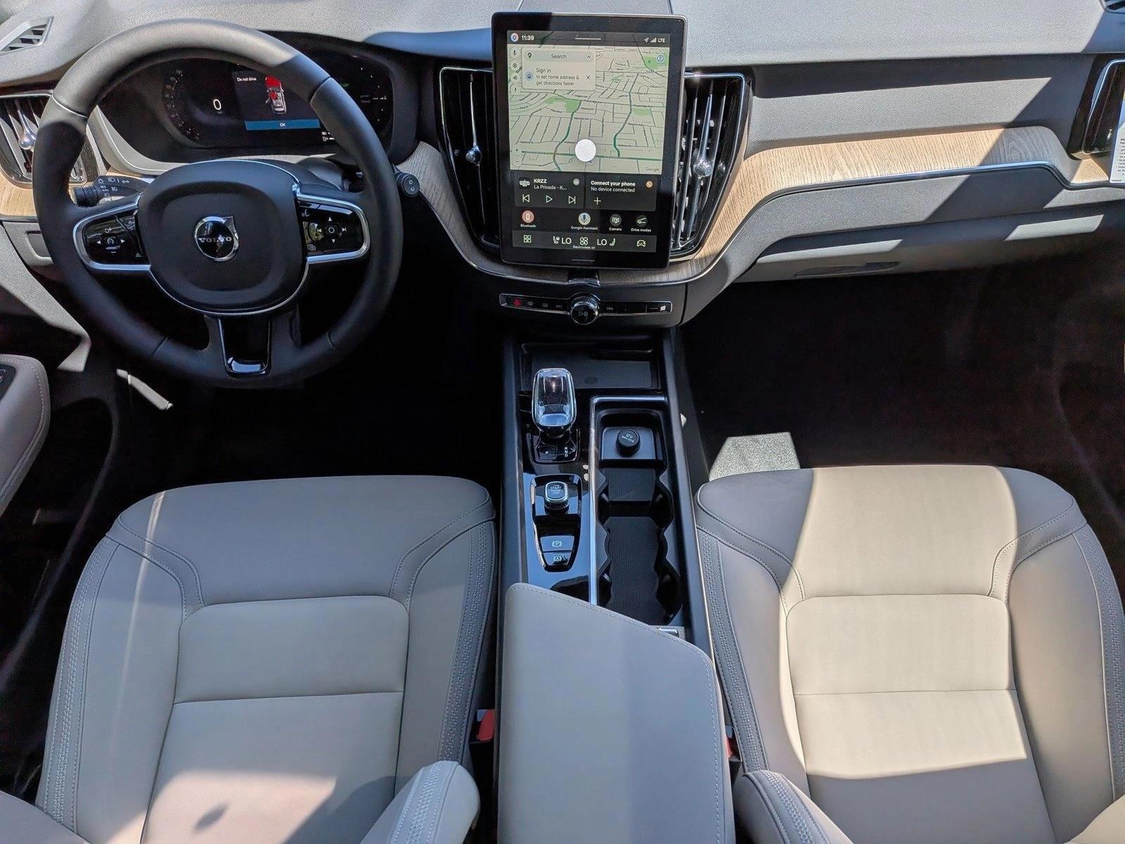 Thumbnail: 2026 Volvo XC60 - 3