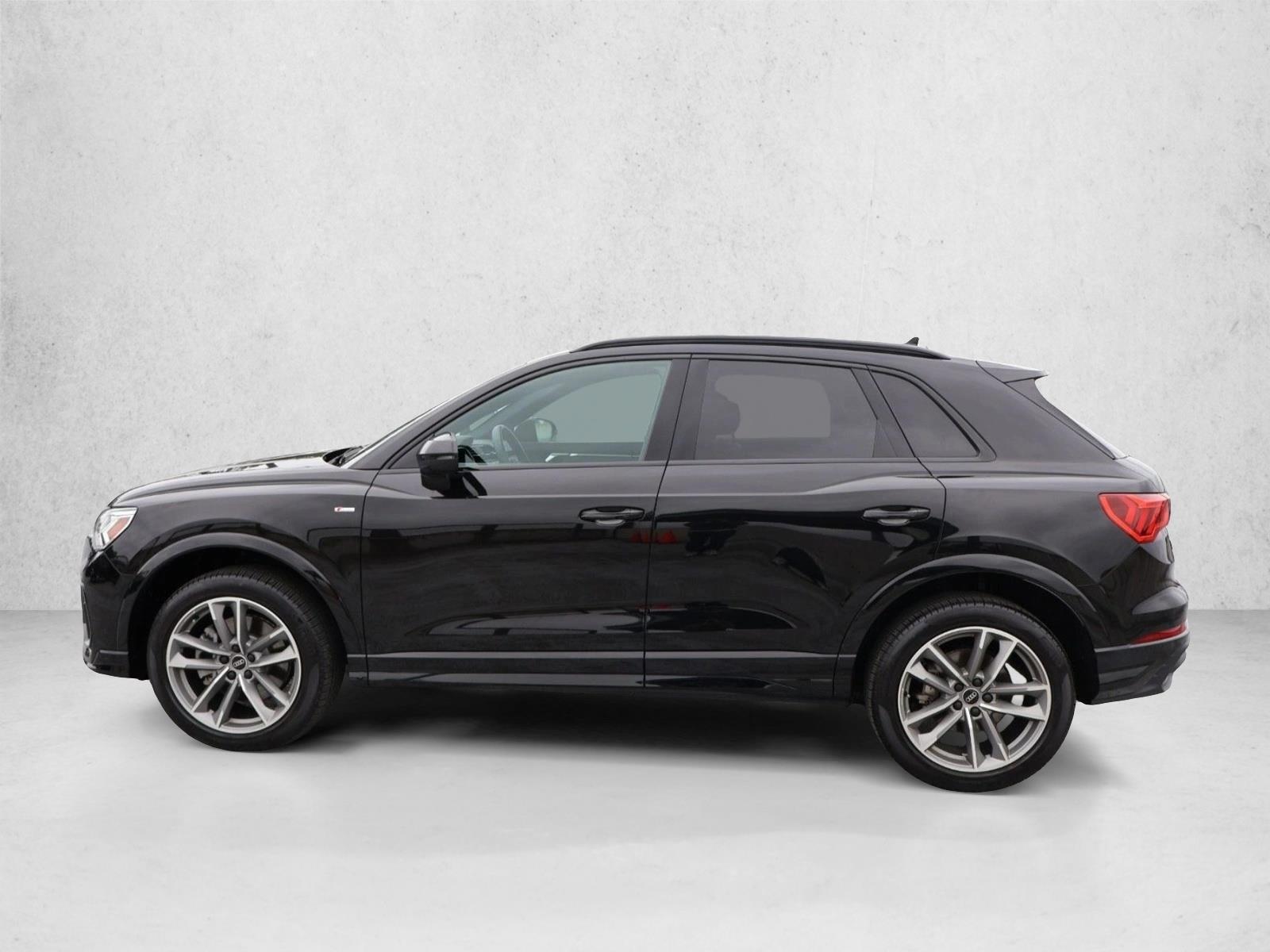 Thumbnail: 2023 Audi Q3 - 2