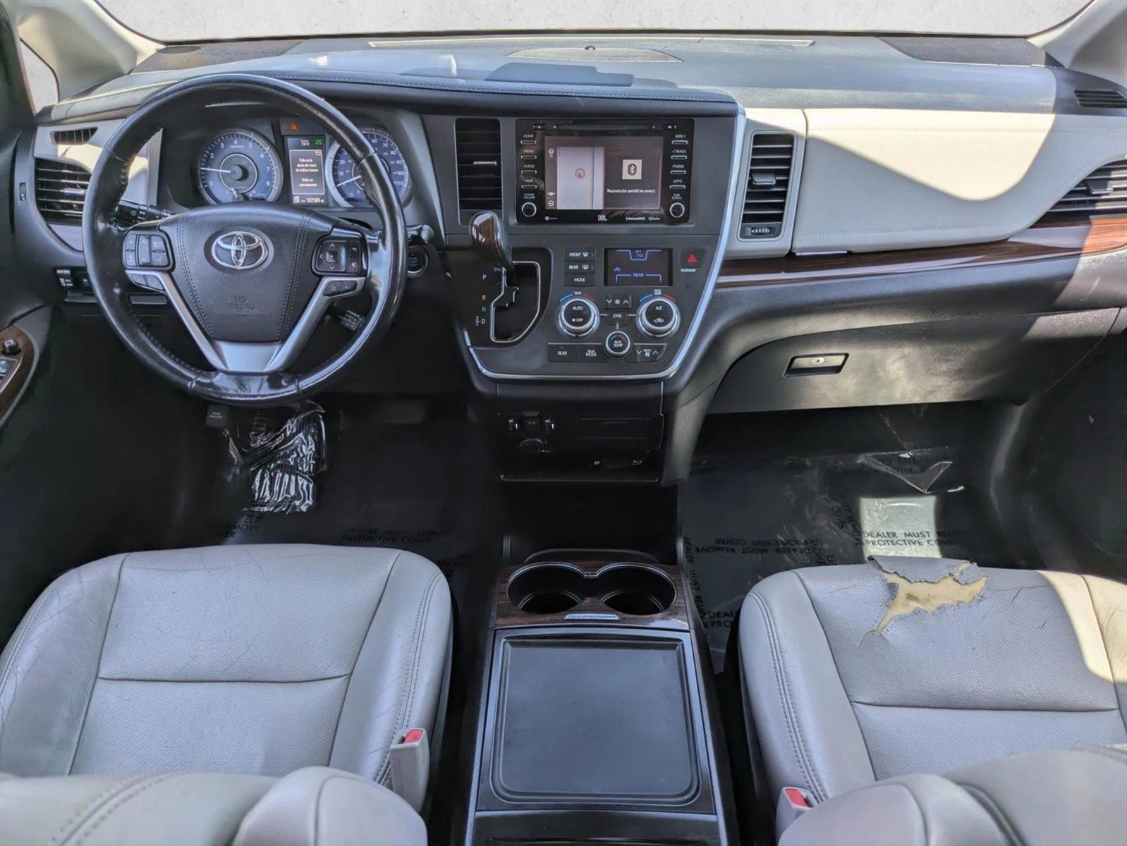 Thumbnail: 2019 Toyota Sienna - 3