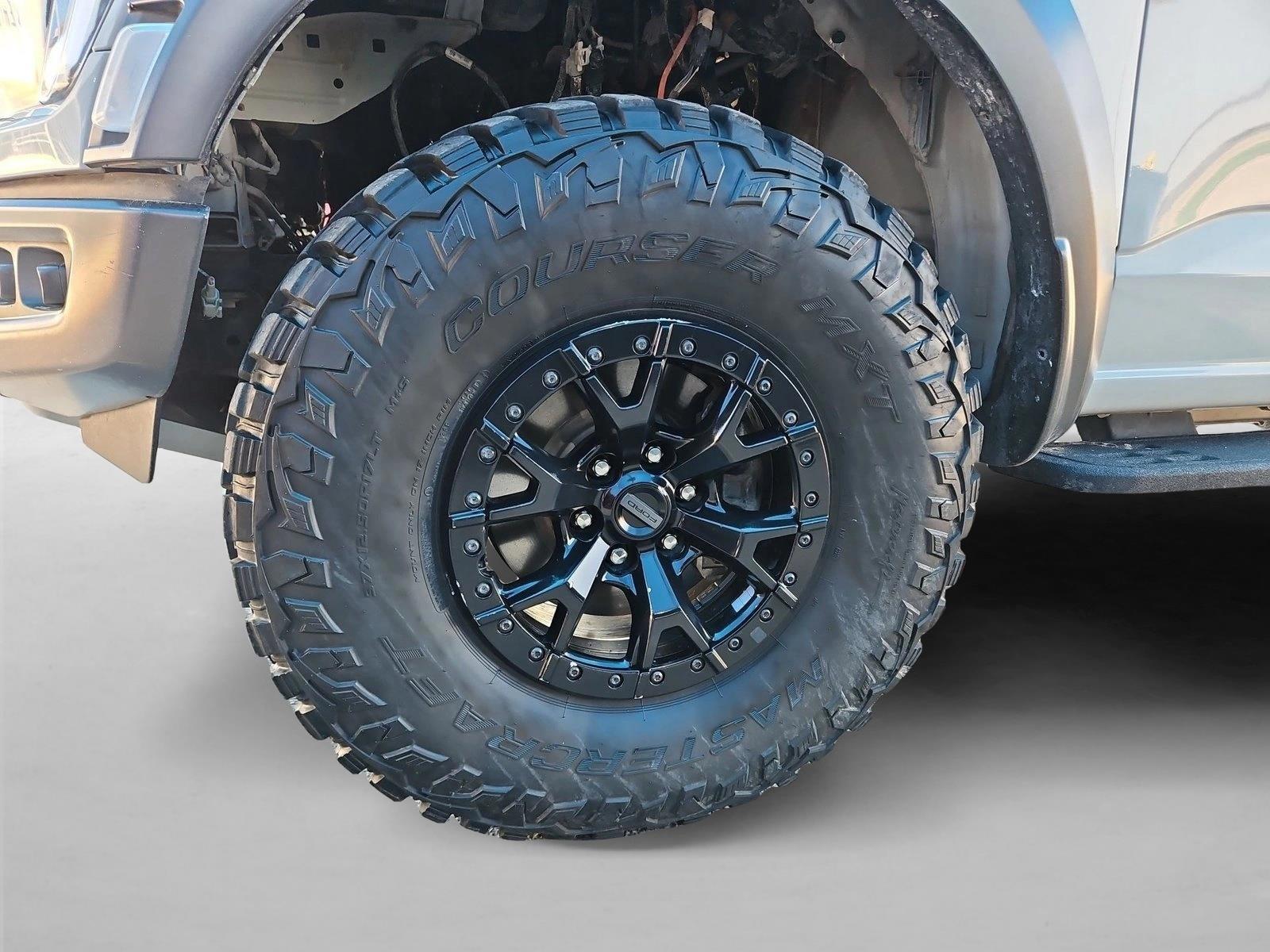 2023 Ford F-150 Raptor - Photo 29