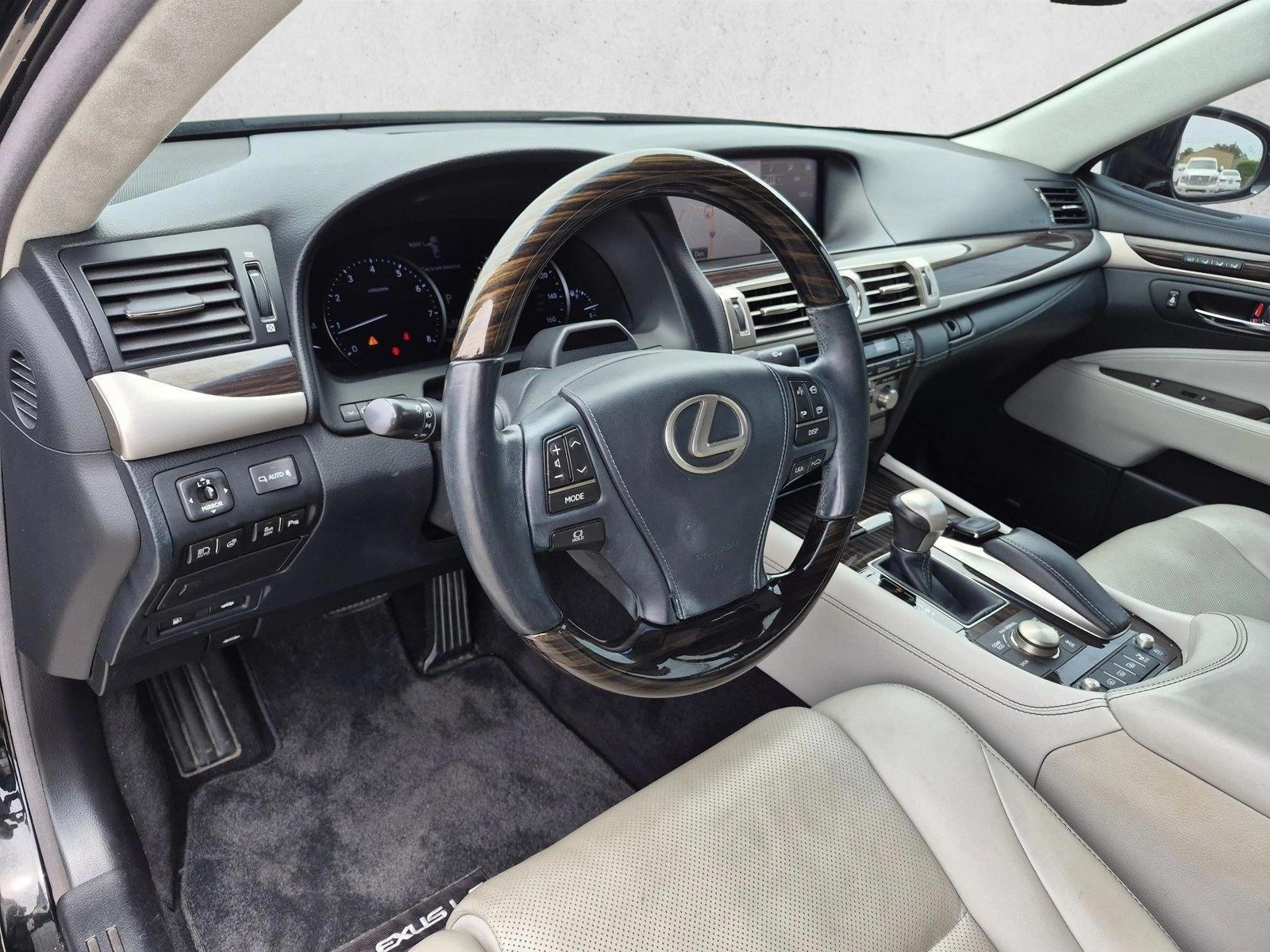 Thumbnail: 2015 Lexus LS - 3