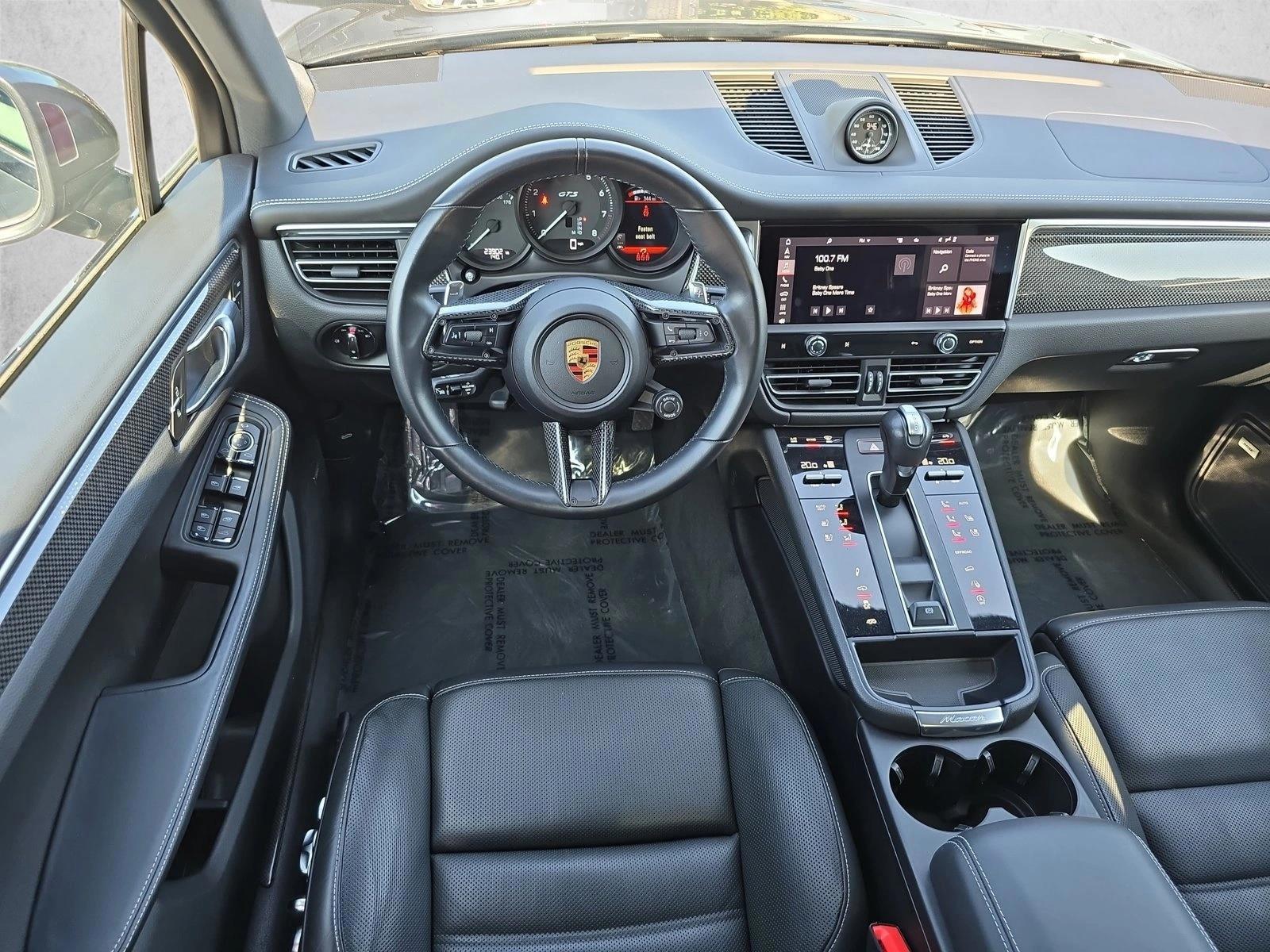Thumbnail: 2023 Porsche Macan - 4
