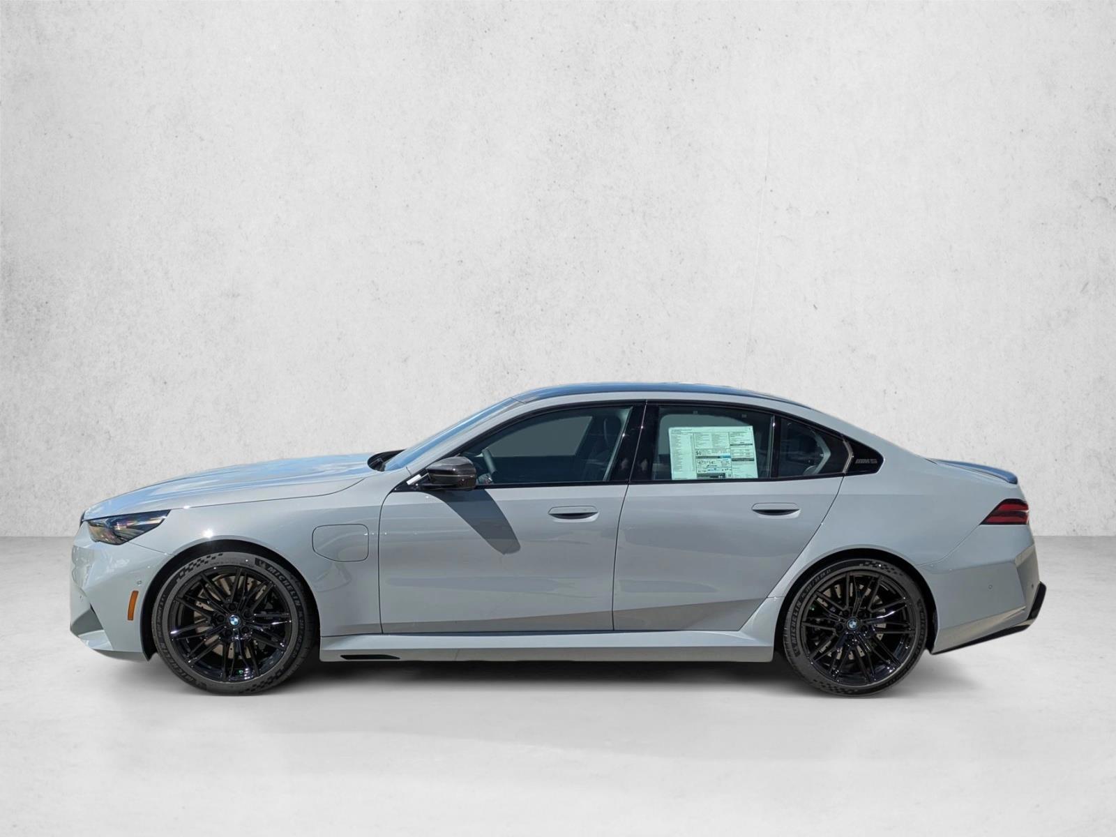 Thumbnail: 2027 BMW M5 - 2
