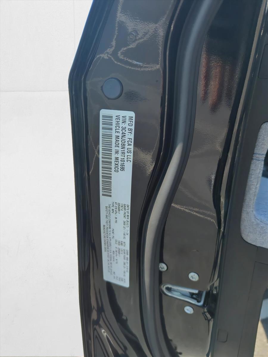 2024 Jeep Compass Latitude - Photo 17