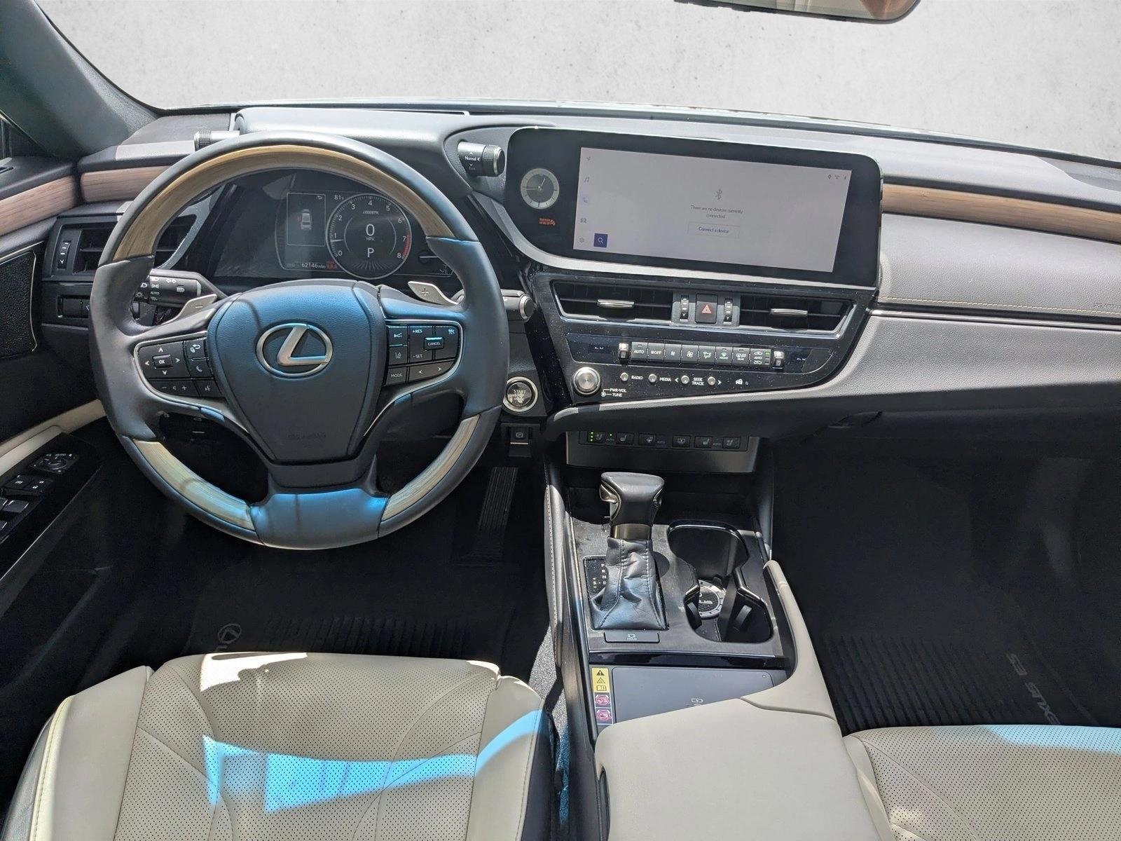 Thumbnail: 2023 Lexus ES - 3