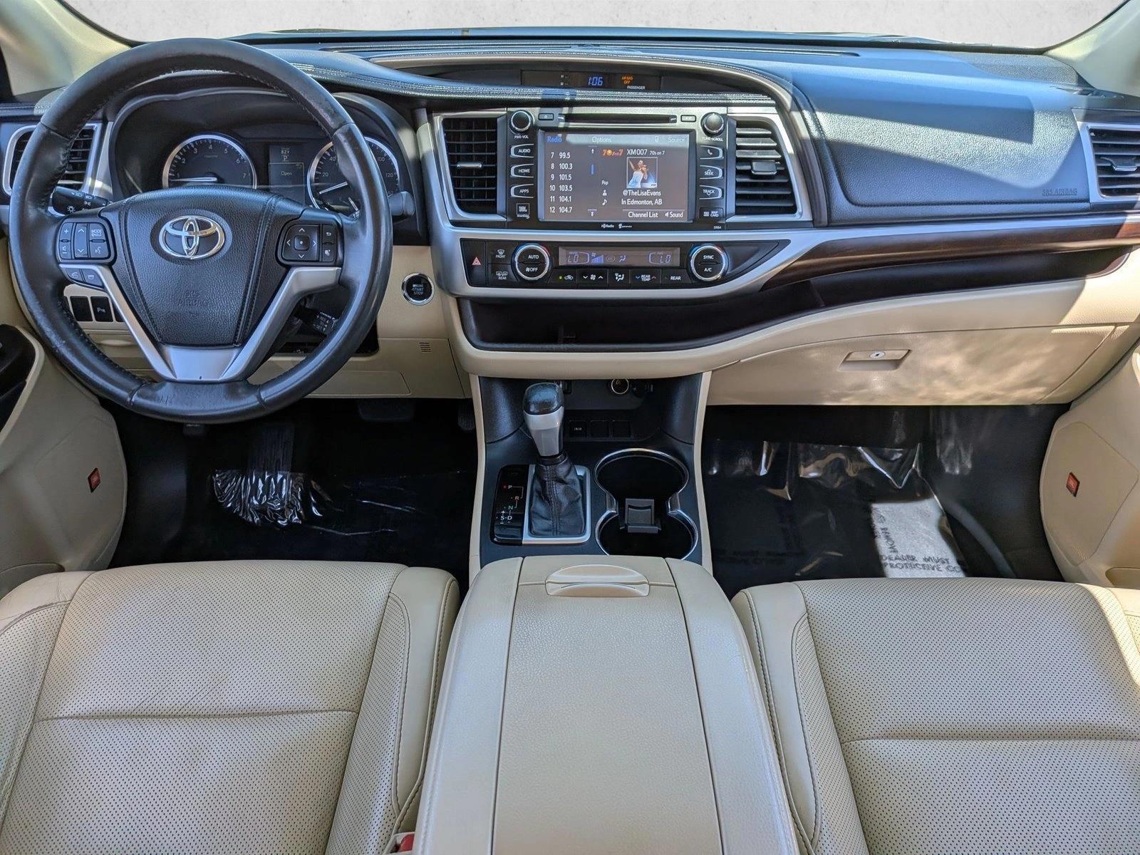Thumbnail: 2014 Toyota Highlander - 4