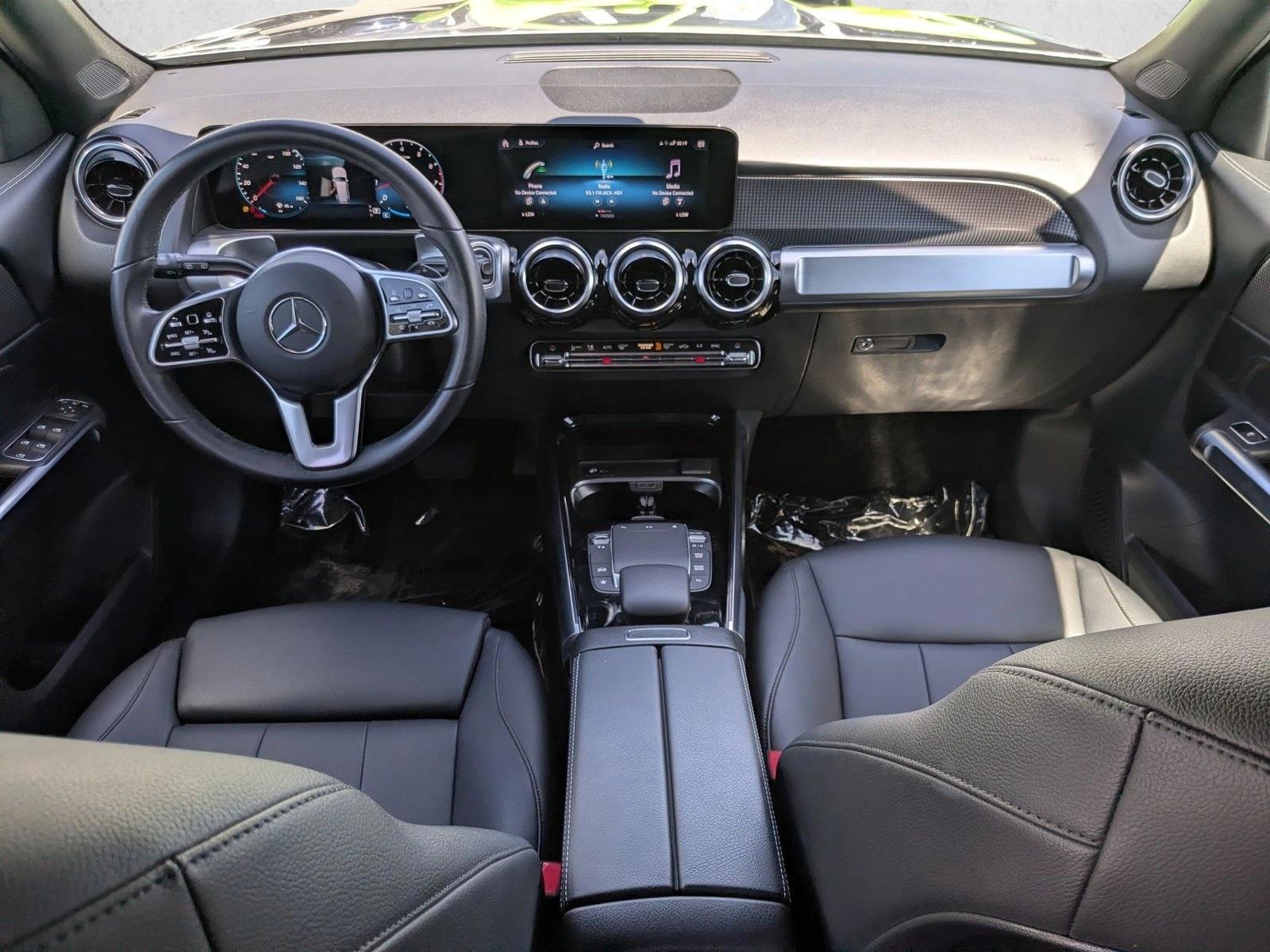 Thumbnail: 2022 Mercedes-Benz GLB - 3