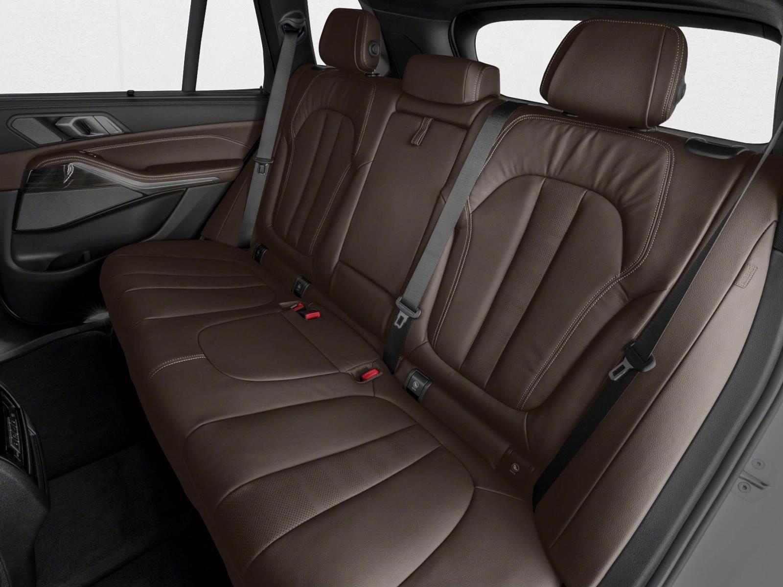 2026 BMW iX 45 - Photo 8
