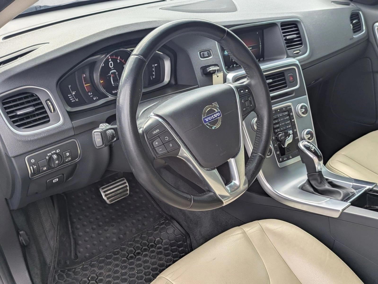 Thumbnail: 2017 Volvo S60 - 3