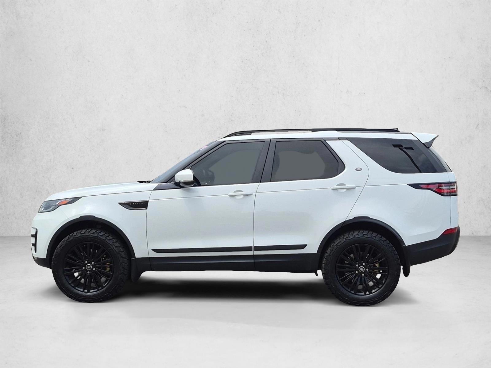 Thumbnail: 2017 Land Rover Discovery - 2