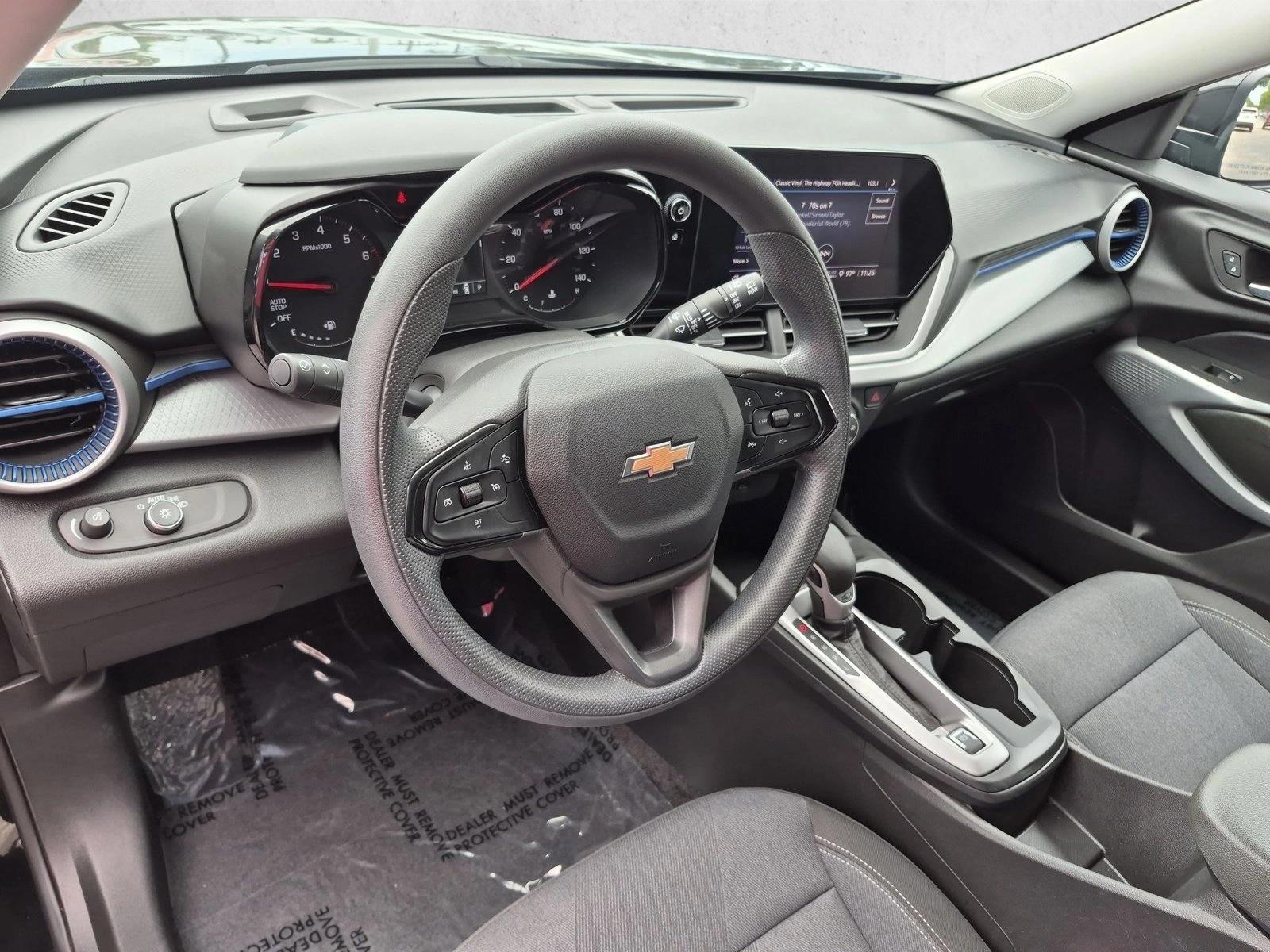 Thumbnail: 2024 Chevrolet Trax - 3