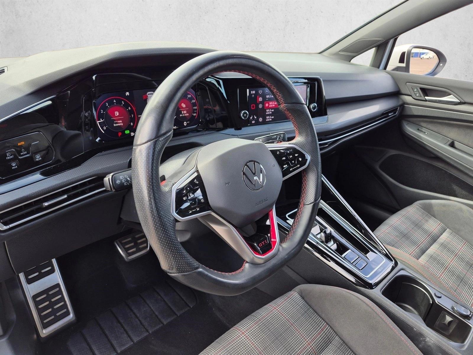 Thumbnail: 2024 Volkswagen Golf - 3