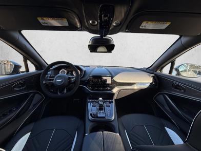 2026 Aston Martin DBX