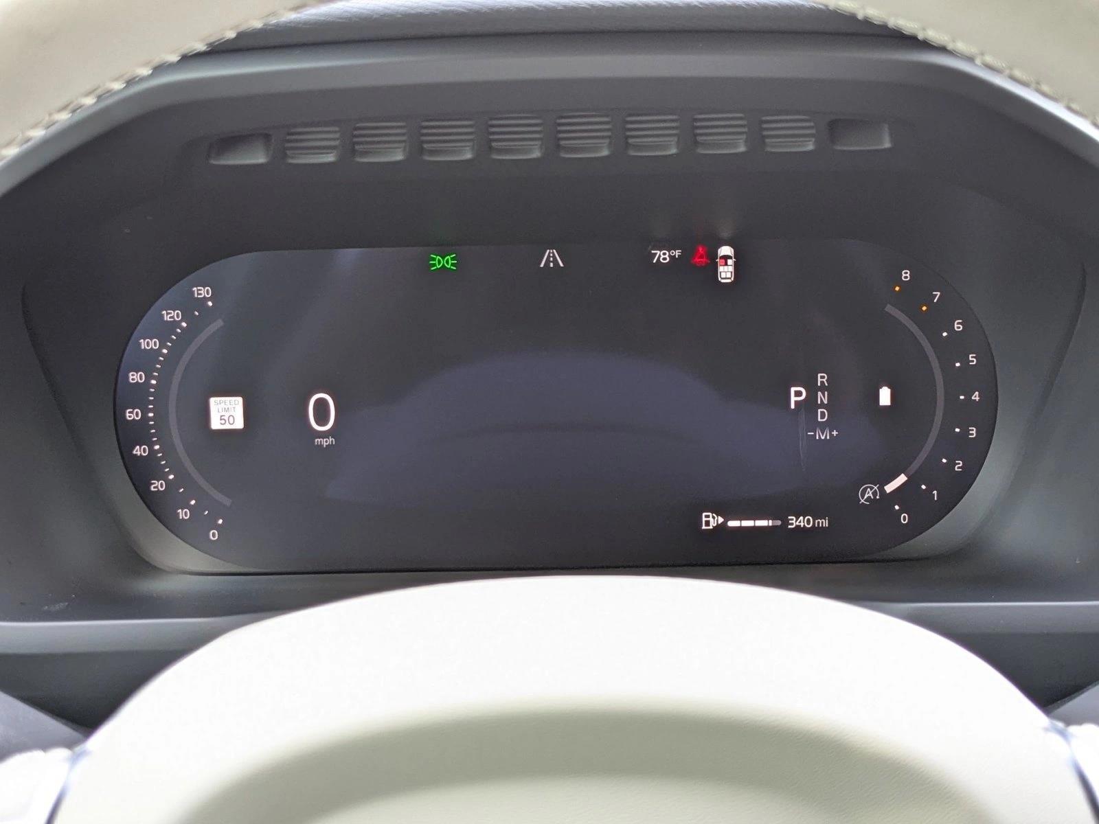 2025 Volvo XC90 Plus - Photo 11