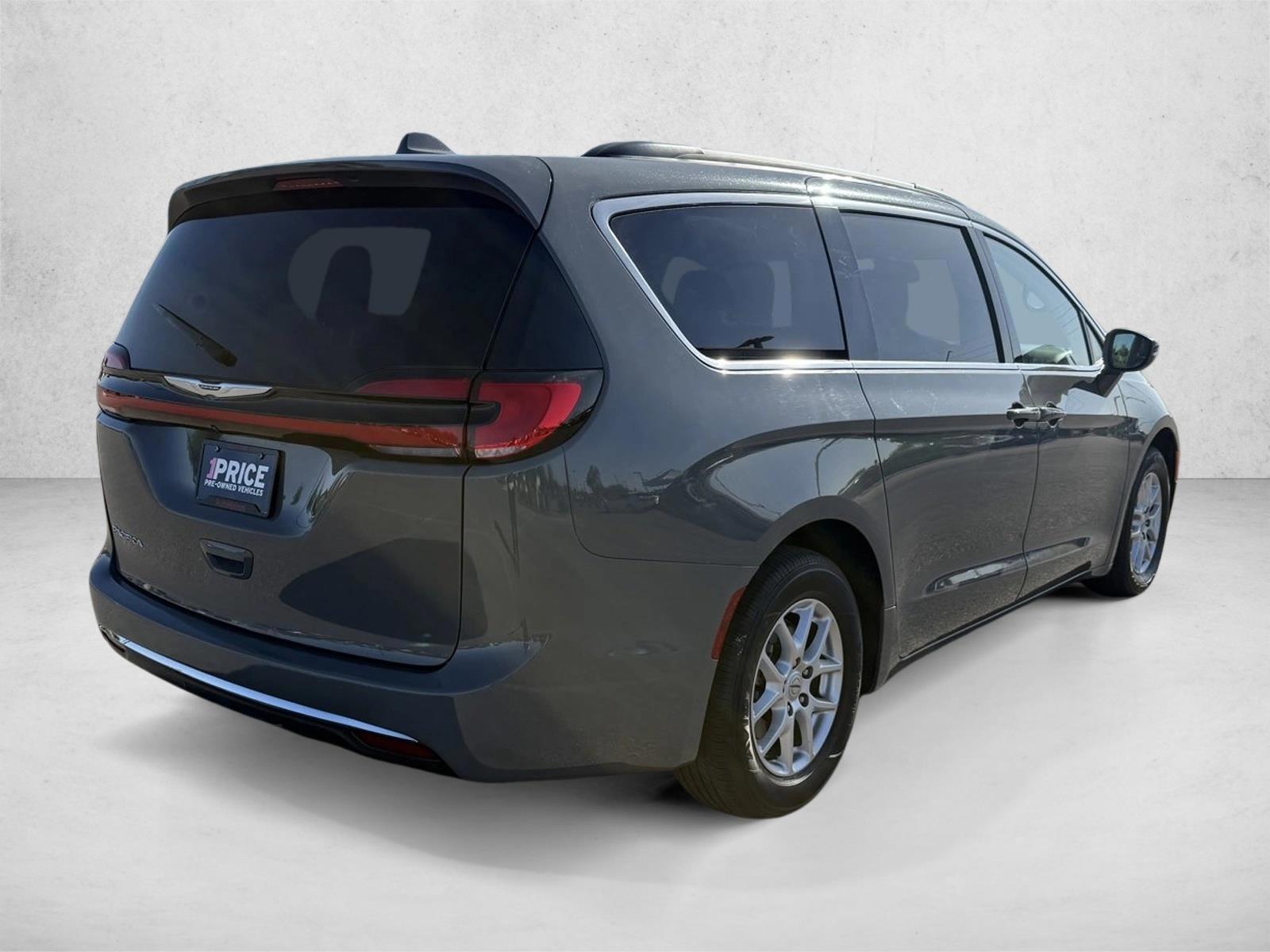 2022 Chrysler Pacifica Touring L - Photo 5