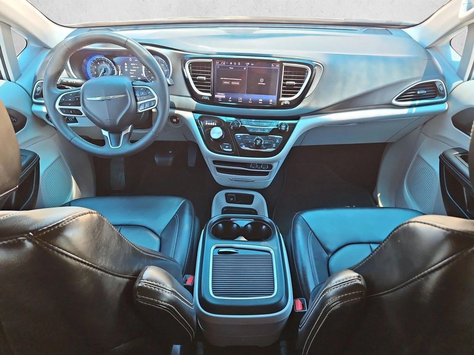 Thumbnail: 2024 Chrysler Pacifica - 4