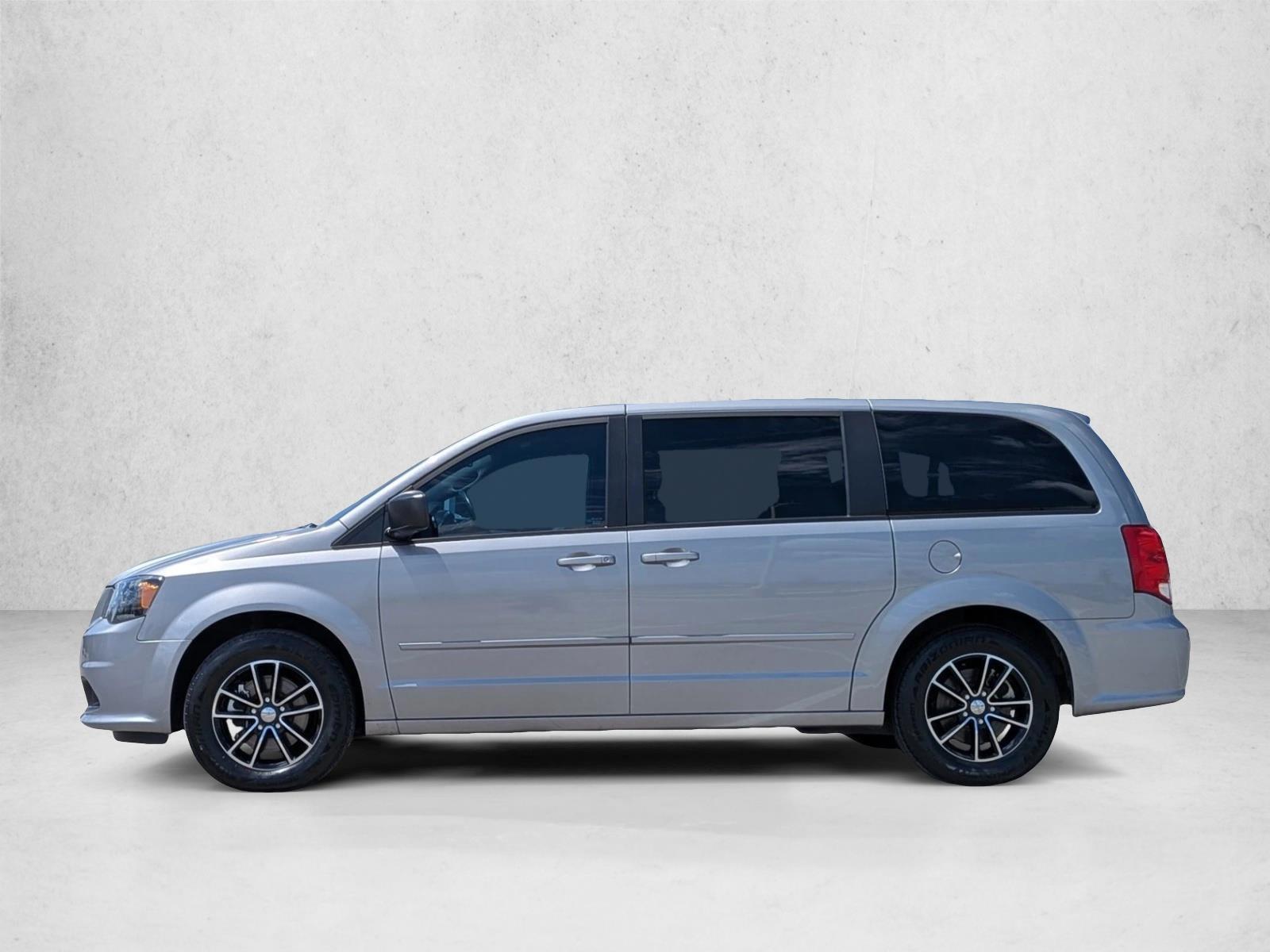 Thumbnail: 2015 Dodge Grand Caravan - 2
