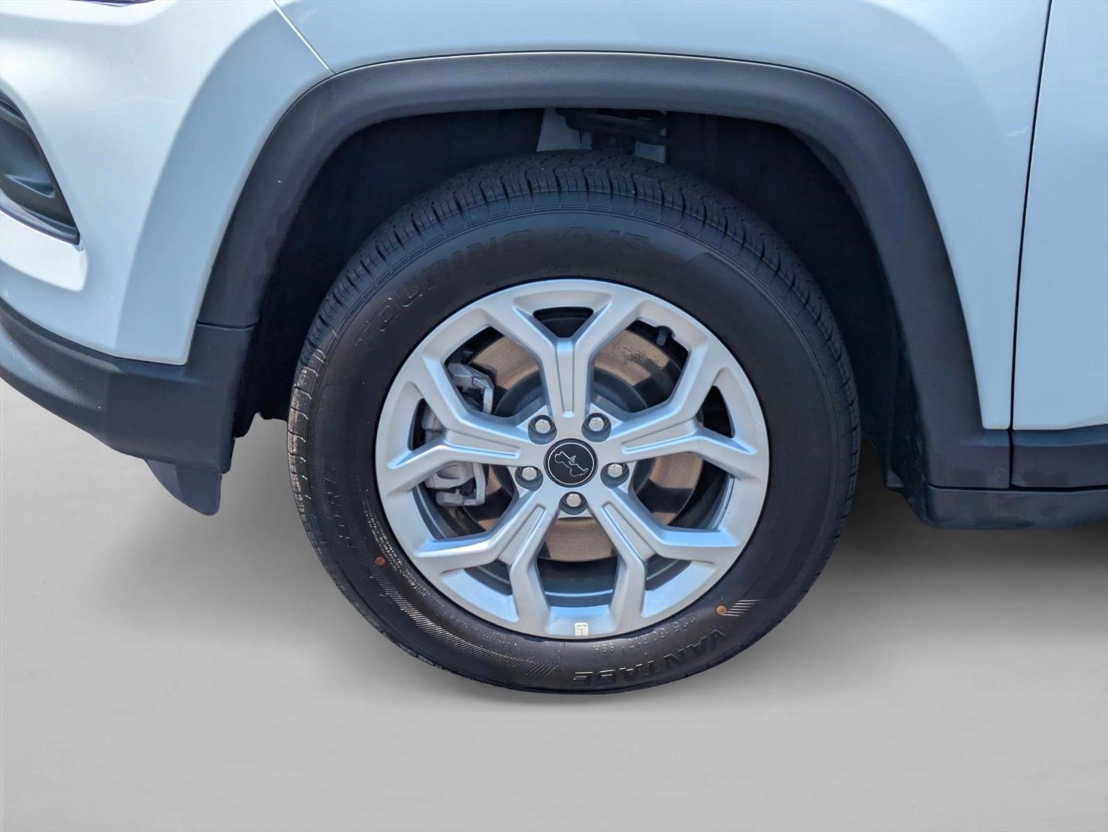 2025 Jeep Compass Latitude - Photo 24