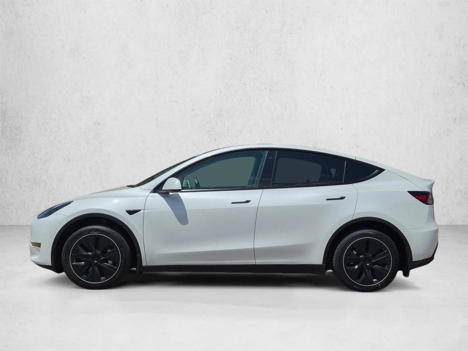 Thumbnail: 2023 Tesla Model Y - 4
