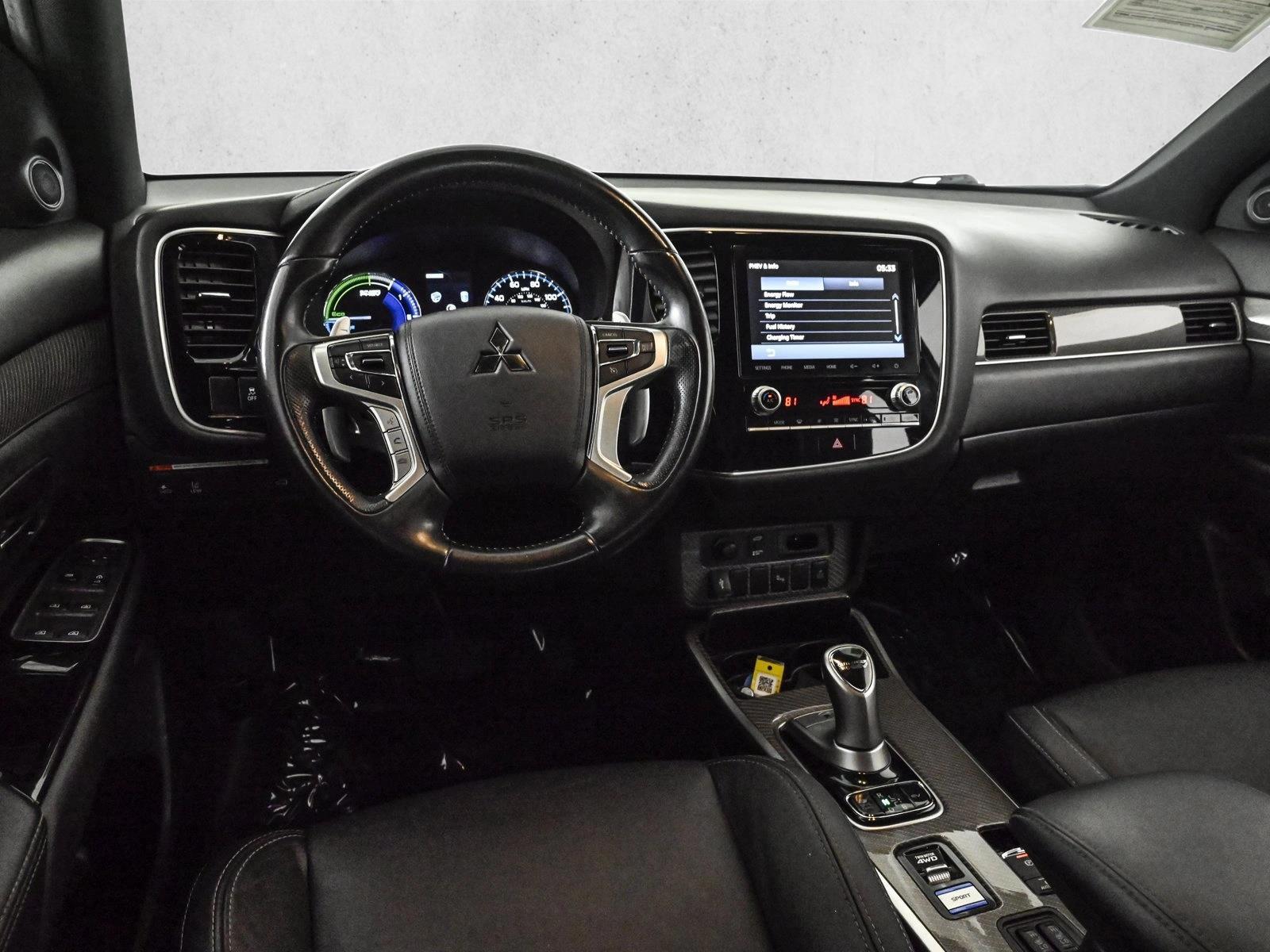 Thumbnail: 2022 Mitsubishi Outlander - 3