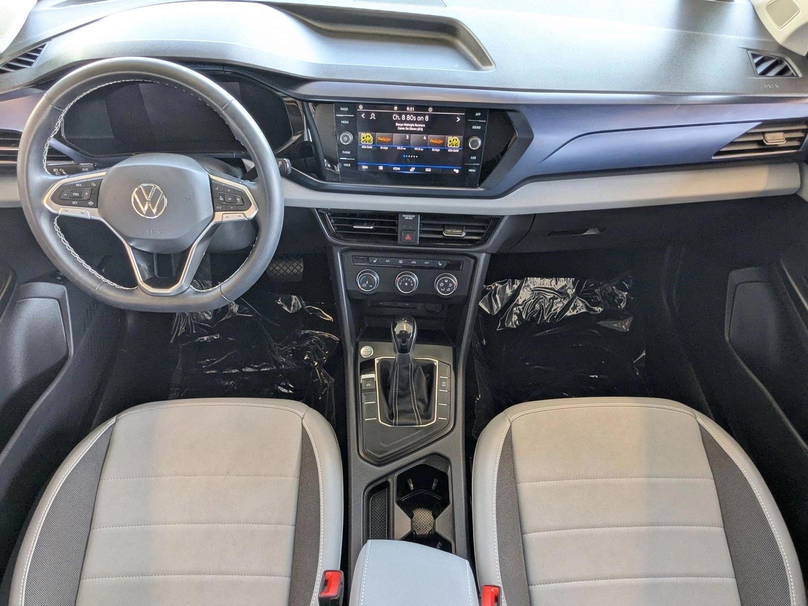 Thumbnail: 2022 Volkswagen Taos - 4