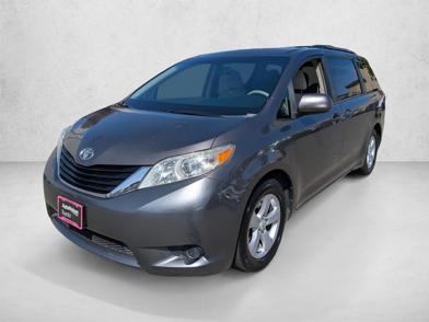 2012 Toyota Sienna LE -
                  Hayward, CA