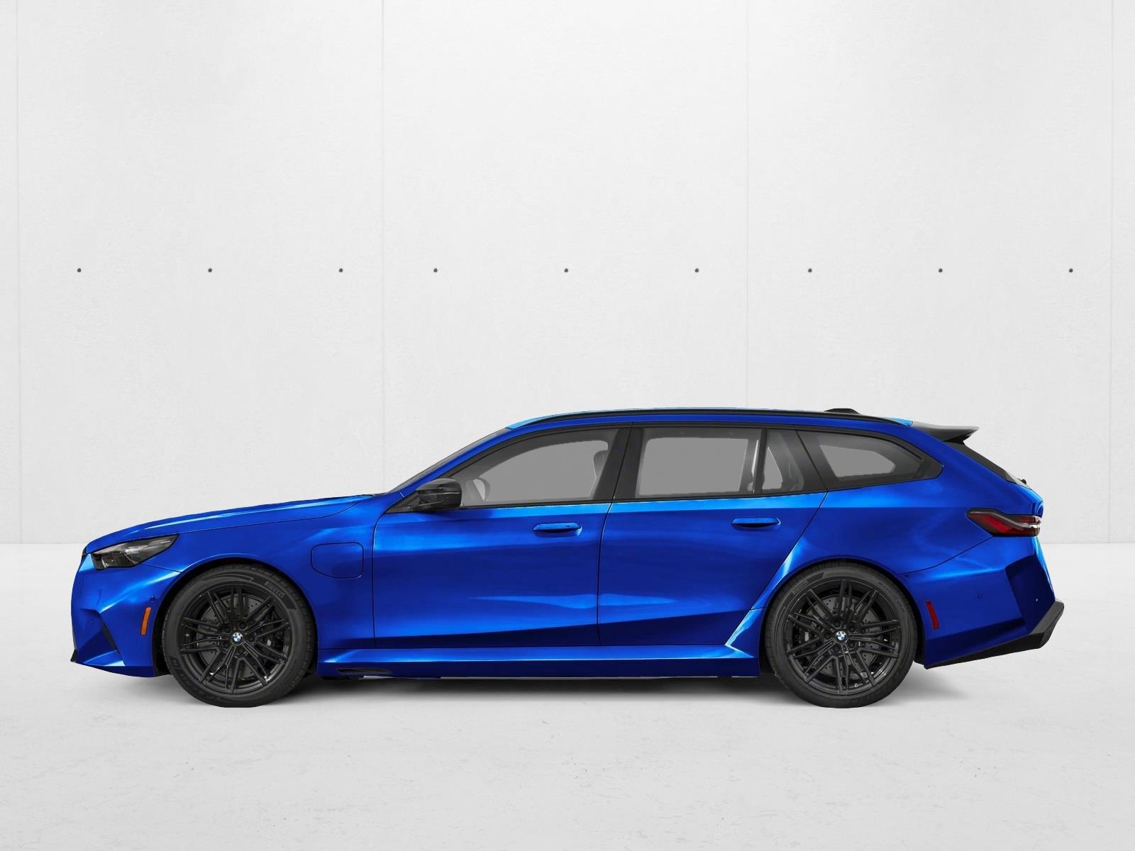 Thumbnail: 2027 BMW M5 - 2