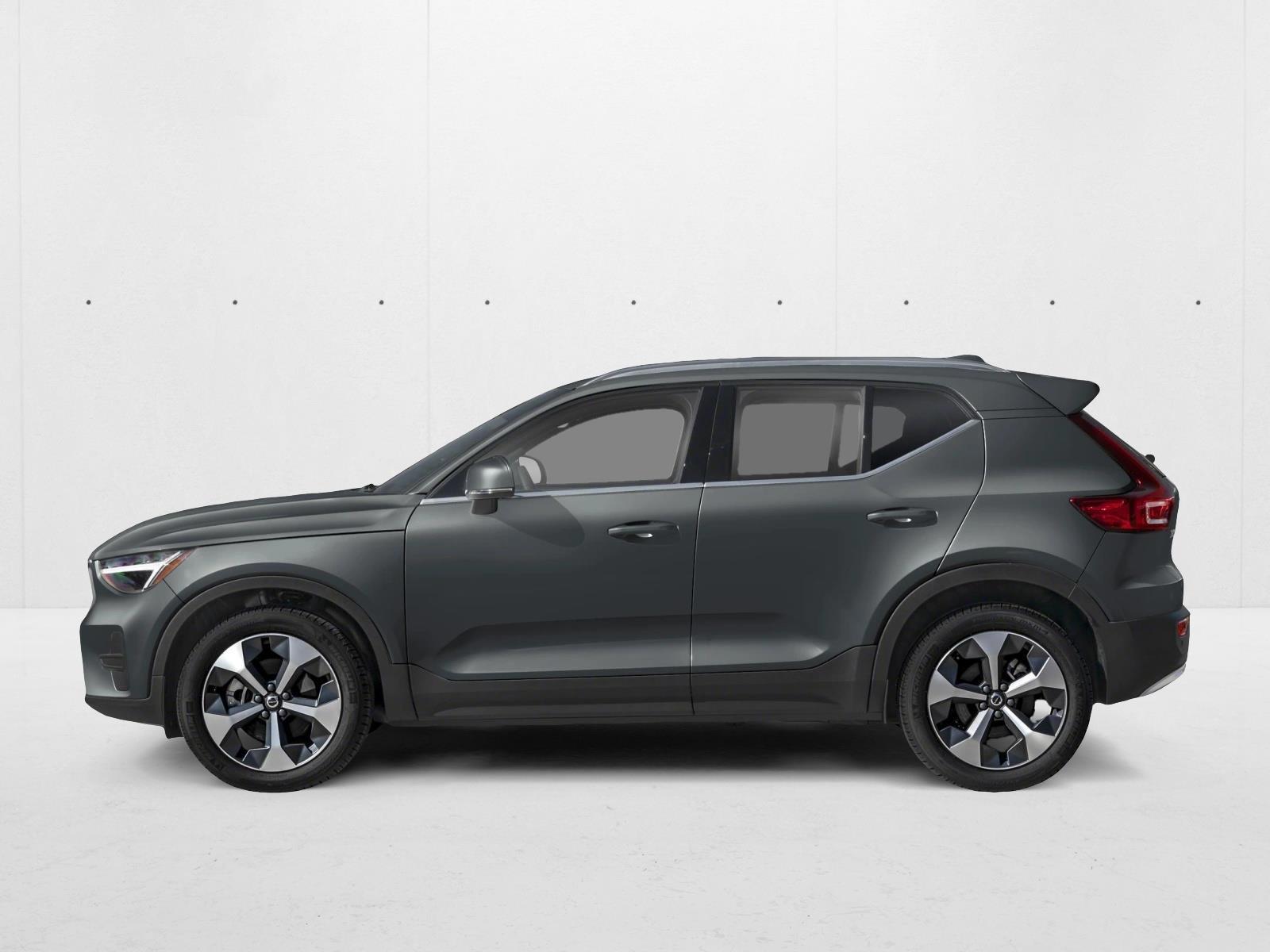 Thumbnail: 2026 Volvo XC40 - 2