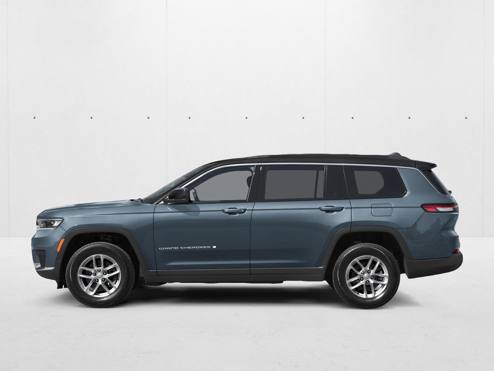 Thumbnail: 2027 Jeep Grand Cherokee L - 2