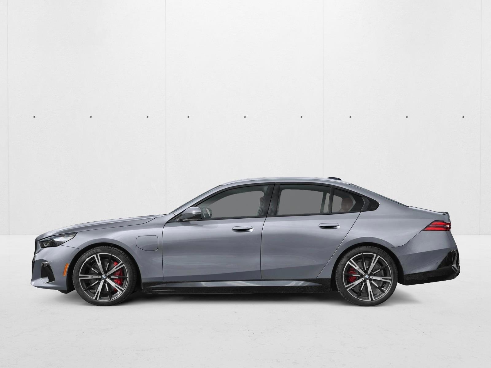 Thumbnail: 2027 BMW 5 Series - 2