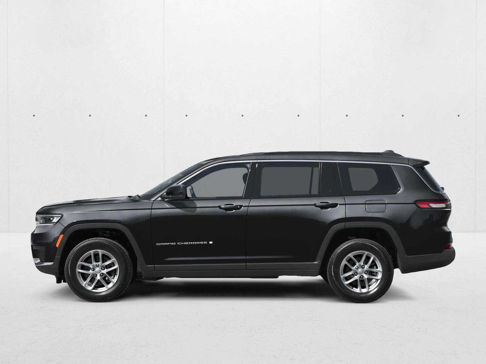 Thumbnail: 2027 Jeep Grand Cherokee L - 2