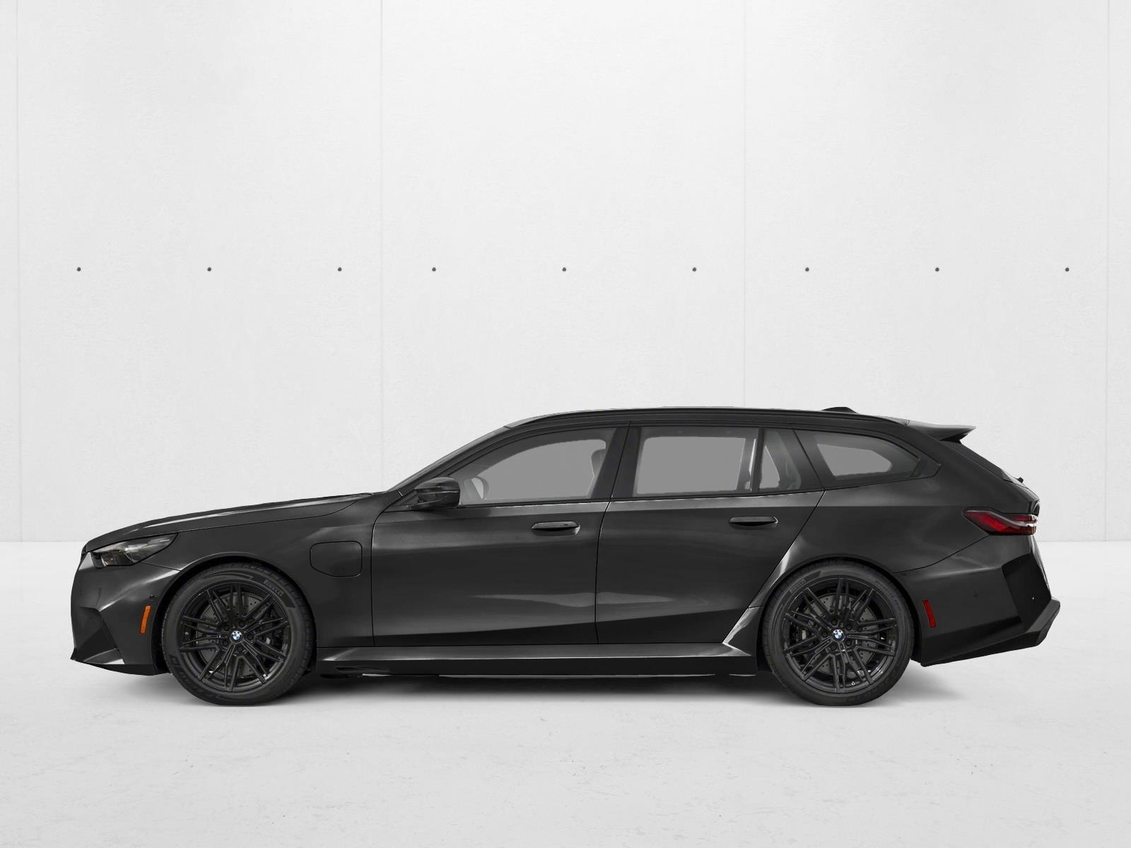 Thumbnail: 2027 BMW M5 - 2