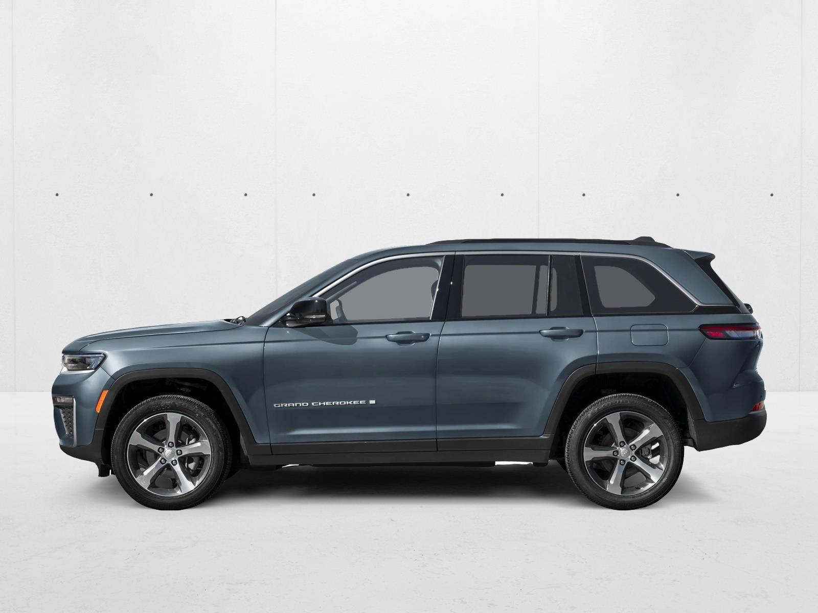 Thumbnail: 2027 Jeep Grand Cherokee - 2