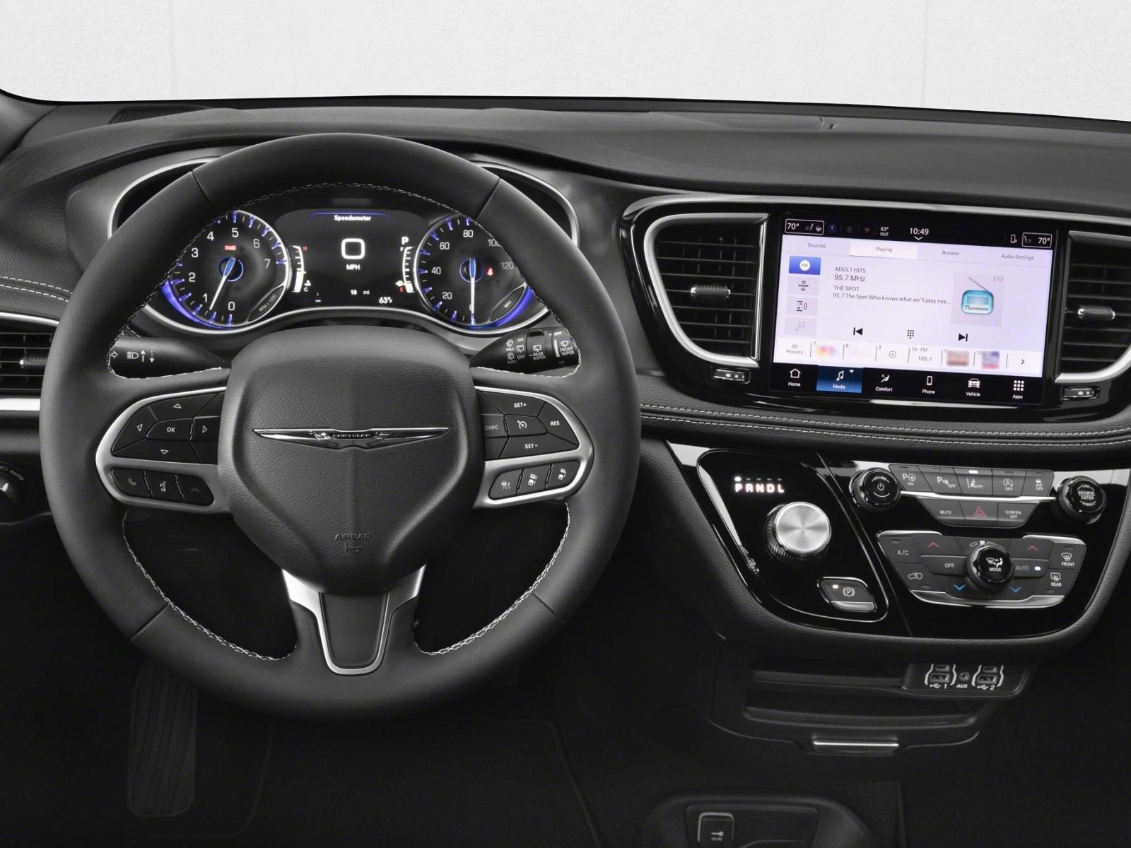Thumbnail: 2026 Chrysler Pacifica - 3