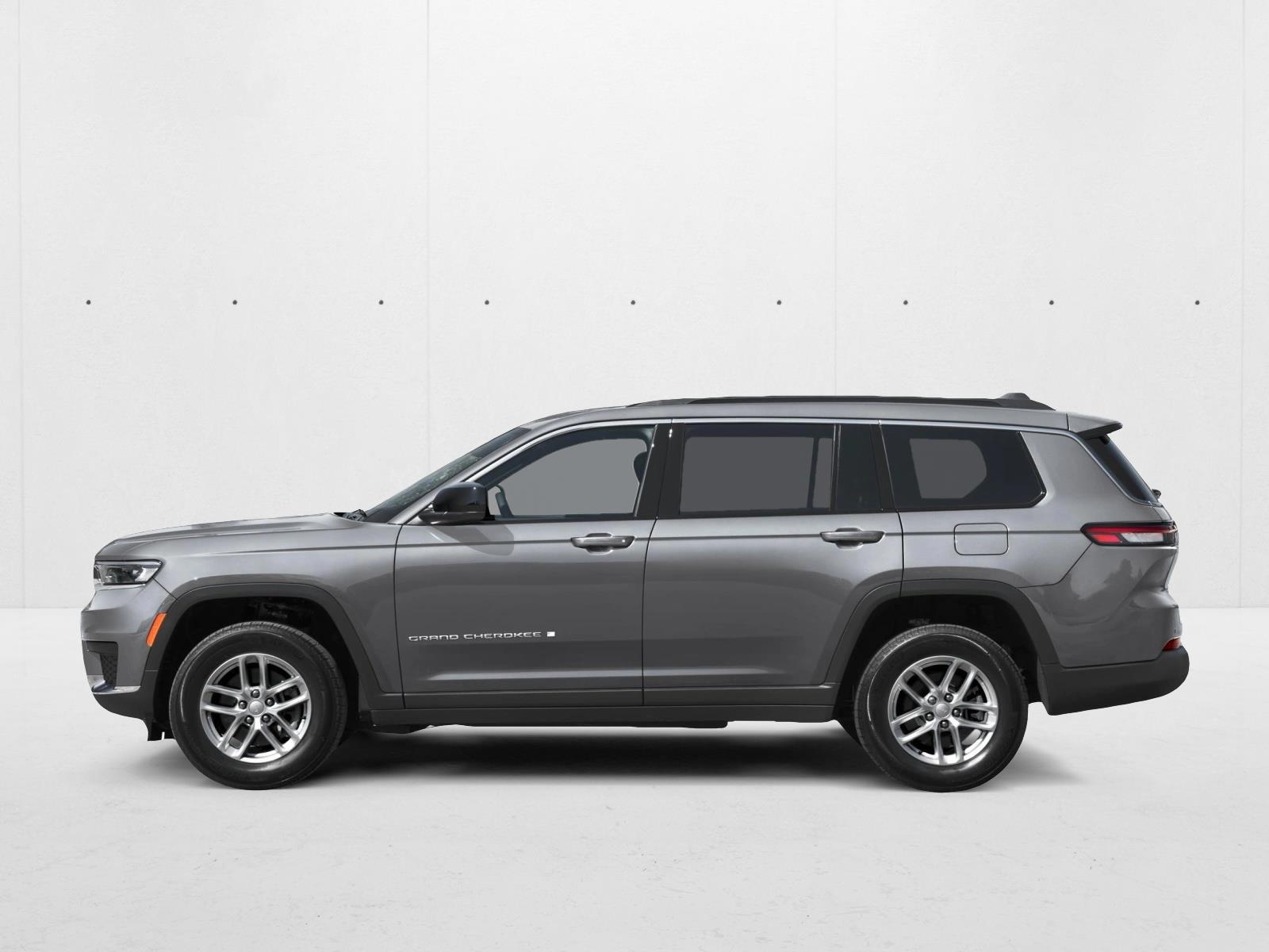 Thumbnail: 2027 Jeep Grand Cherokee L - 2
