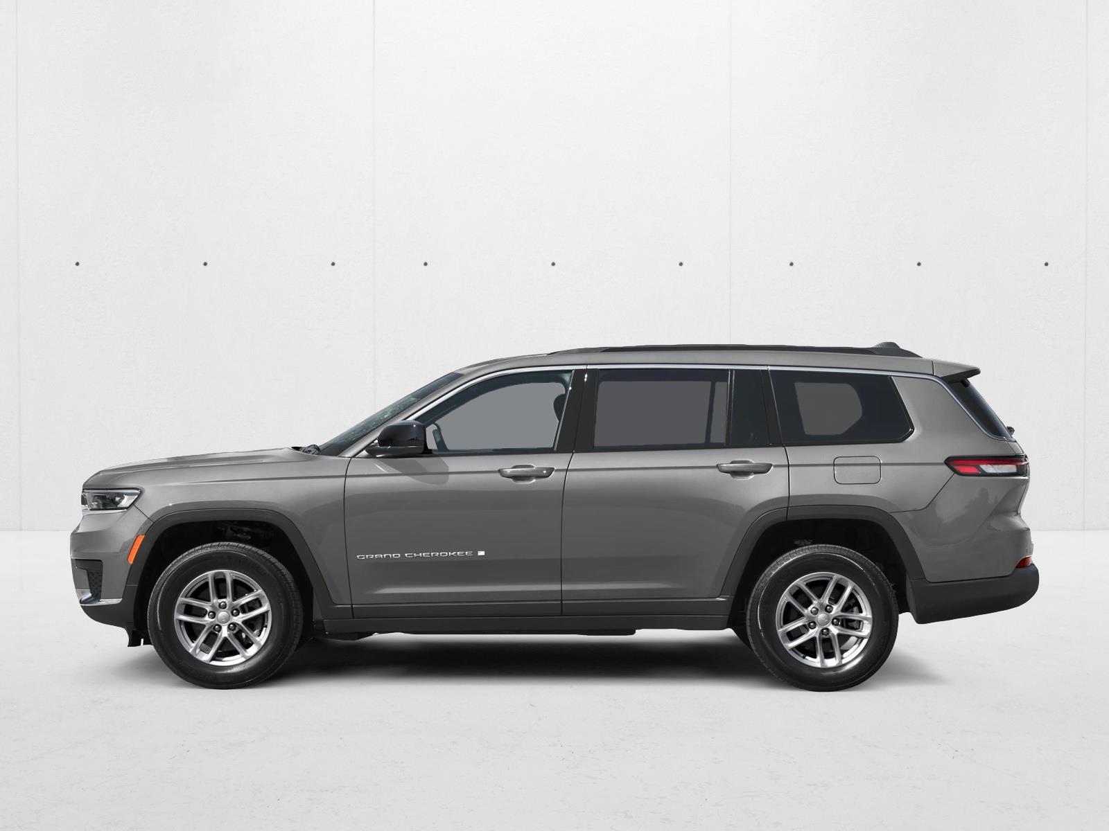 Thumbnail: 2027 Jeep Grand Cherokee L - 2